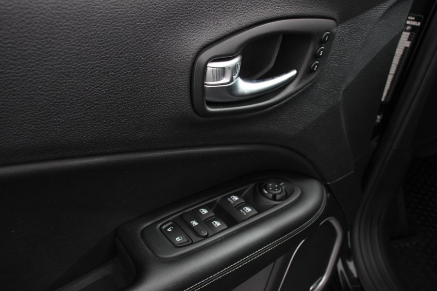 Jeep Compass 4xe 240 Plug-in Hybrid S | Navigatie | Apple Carplay/Android auto | Climate Control | Parkeersensoren | Camera | Elektrisch verstelbare bestuurderstoel | Xenon koplampen | Stoelverwarming | Elektrische achterklep | Afneembare trekhaak