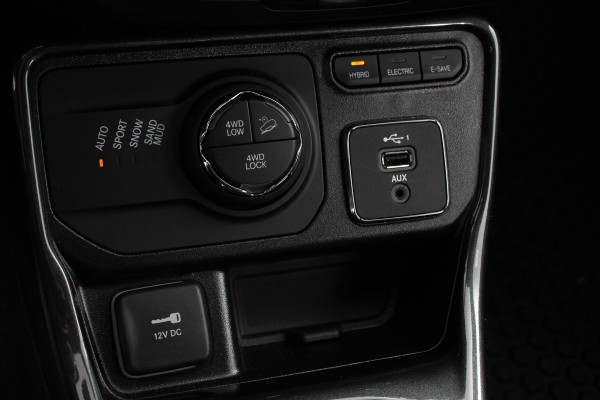 Jeep Compass 4xe 240 Plug-in Hybrid S | Navigatie | Apple Carplay/Android auto | Climate Control | Parkeersensoren | Camera | Elektrisch verstelbare bestuurderstoel | Xenon koplampen | Stoelverwarming | Elektrische achterklep | Afneembare trekhaak