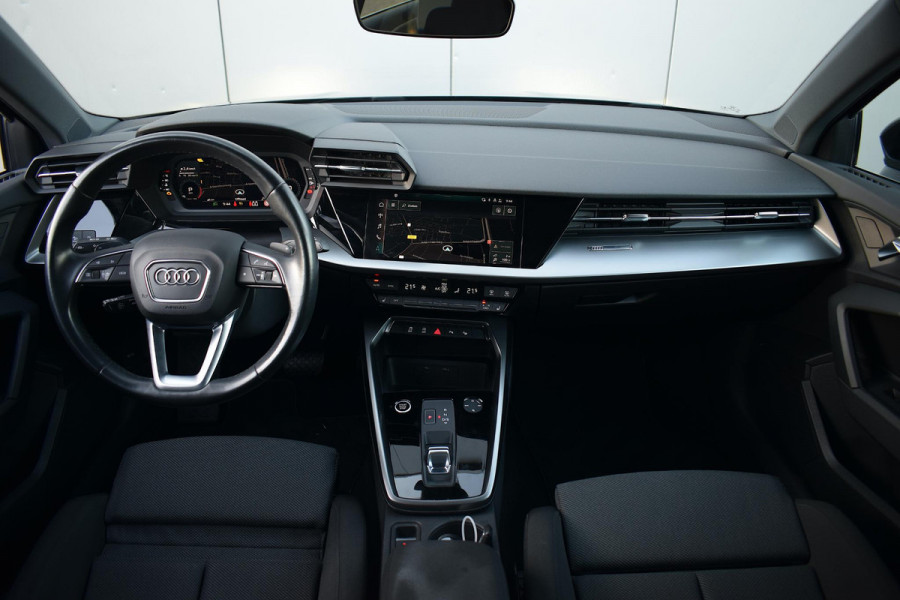 Audi A3 Sportback 35 TFSI Business edition | Apple CarPlay | Stoelverw. | Camera | Virtual