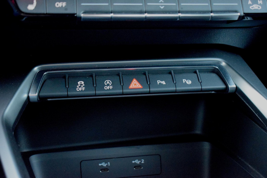 Audi A3 Sportback 35 TFSI Business edition | Apple CarPlay | Stoelverw. | Camera | Virtual