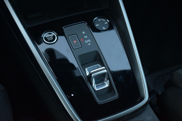 Audi A3 Sportback 35 TFSI Business edition | Apple CarPlay | Stoelverw. | Camera | Virtual