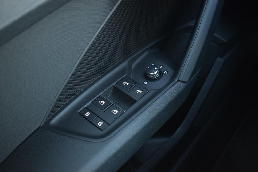 Audi A3 Sportback 35 TFSI Business edition | Apple CarPlay | Stoelverw. | Camera | Virtual