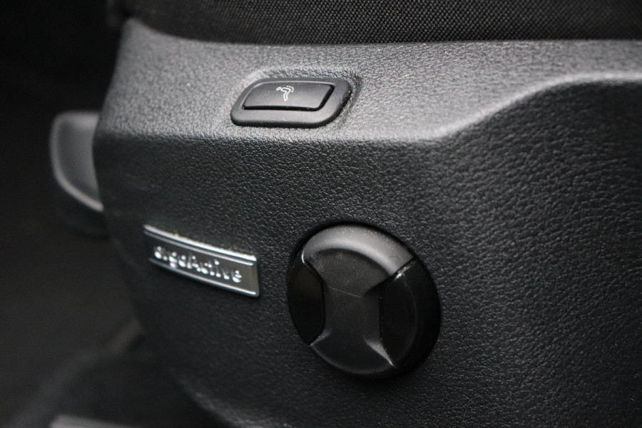 Volkswagen Golf 1.5 TSI DSG Massage LED Virt. Display