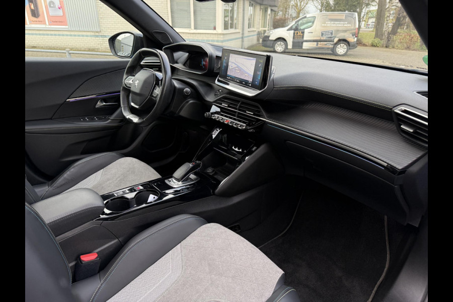 Peugeot e-2008 EV GT Pack 50 kWh | 3D Cockpit | Camera | Panorama | Sfeer Verlichting |