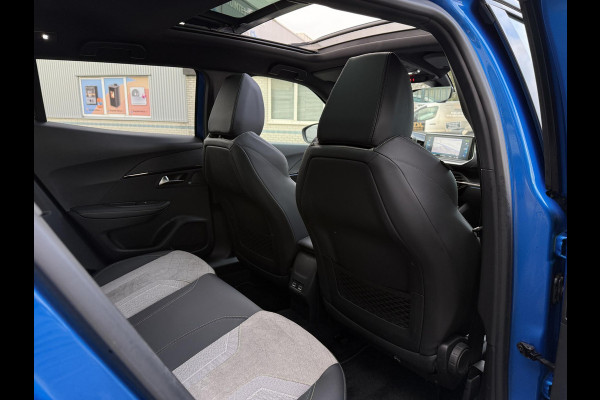 Peugeot e-2008 EV GT Pack 50 kWh | 3D Cockpit | Camera | Panorama | Sfeer Verlichting |