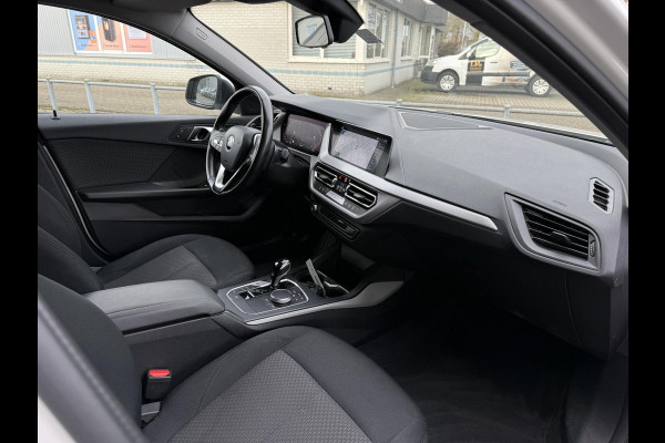 BMW 1-serie 118i Aut. Executive Bus. Edition | LED | Navi | LMV | Virtual Live Cockpit |