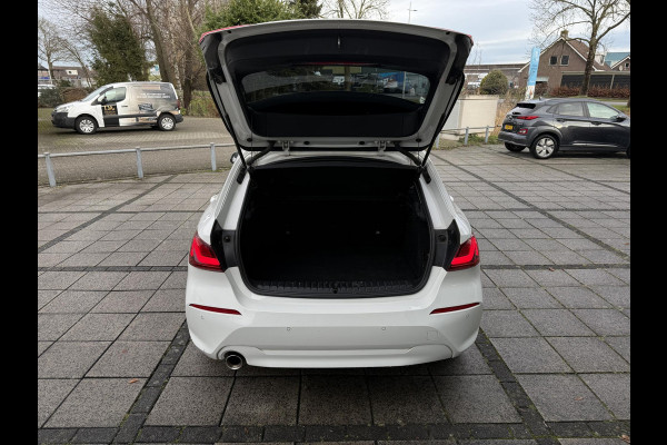 BMW 1-serie 118i Aut. Executive Bus. Edition | LED | Navi | LMV | Virtual Live Cockpit |