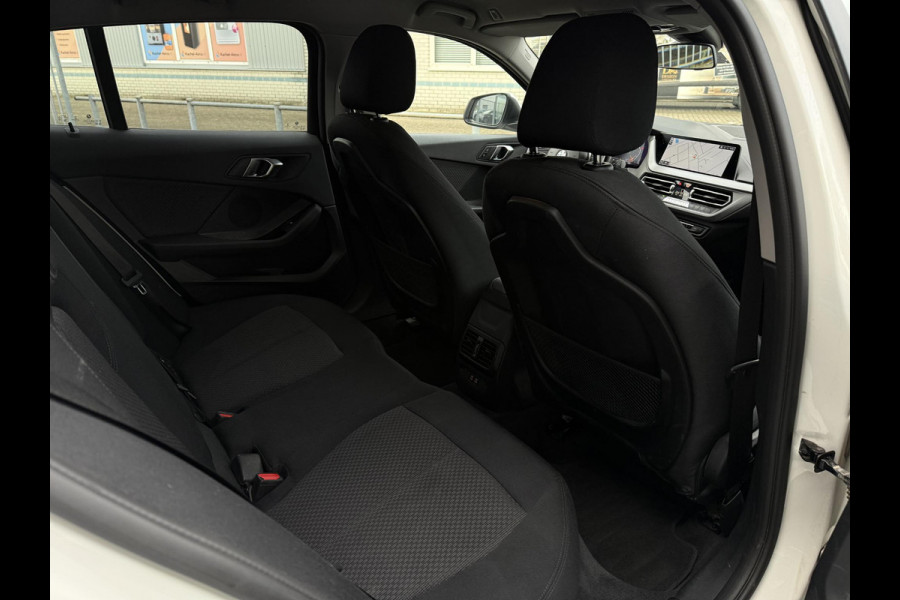 BMW 1-serie 118i Aut. Executive Bus. Edition | LED | Navi | LMV | Virtual Live Cockpit |