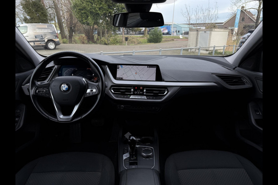 BMW 1-serie 118i Aut. Executive Bus. Edition | LED | Navi | LMV | Virtual Live Cockpit |