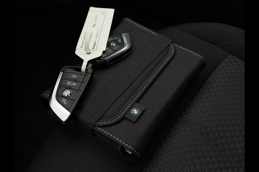 BMW 1-serie 118i Aut. Executive Bus. Edition | LED | Navi | LMV | Virtual Live Cockpit |