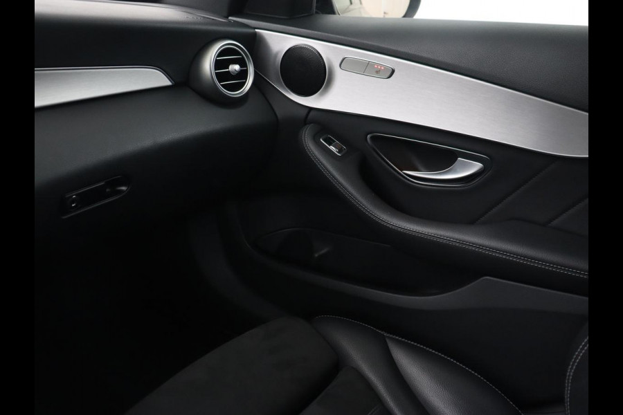 Mercedes-Benz C-Klasse 160 AMG Limited | Stoelverwarming | Leder/Alcantara | Camera | Carplay | Digital Cockpit | Navigatie | Park Assist | Full LED