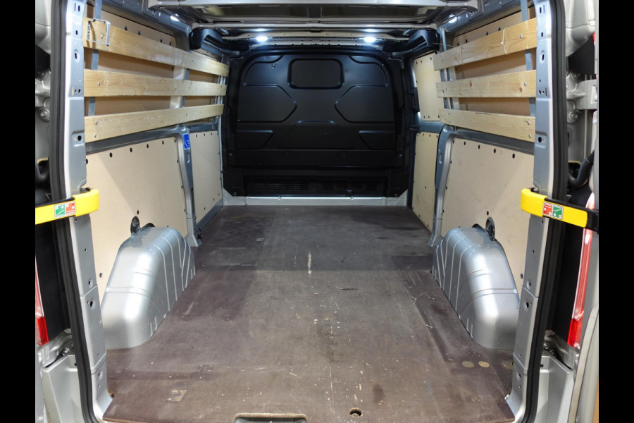 Ford Transit Custom 131pk L2H1 Trend Trekhaak Camera Cruise control Airco Parkeersensoren 3-Zits Euro6