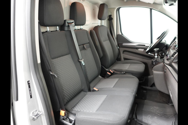 Ford Transit Custom 131pk L2H1 Trend Trekhaak Camera Cruise control Airco Parkeersensoren 3-Zits Euro6