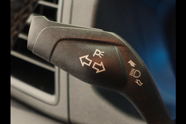 Ford Transit Custom 131pk L2H1 Trend Trekhaak Camera Cruise control Airco Parkeersensoren 3-Zits Euro6
