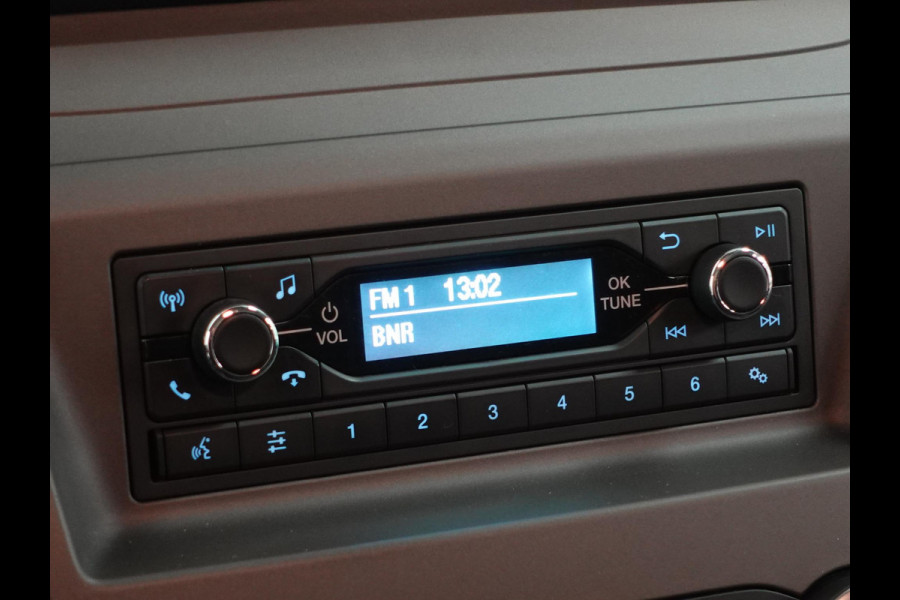 Ford Transit Custom 131pk L2H1 Trend Trekhaak Camera Cruise control Airco Parkeersensoren 3-Zits Euro6