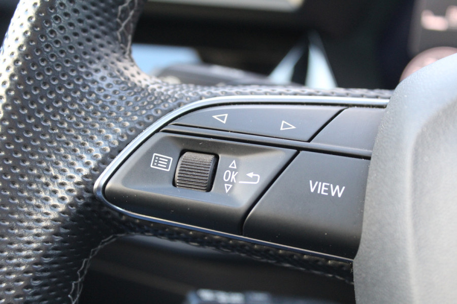 Audi A3 Sportback 35 TFSI edition one | Trekhaak | Panoramadak | Adaptieve Cruise | Matrix | Navigatie