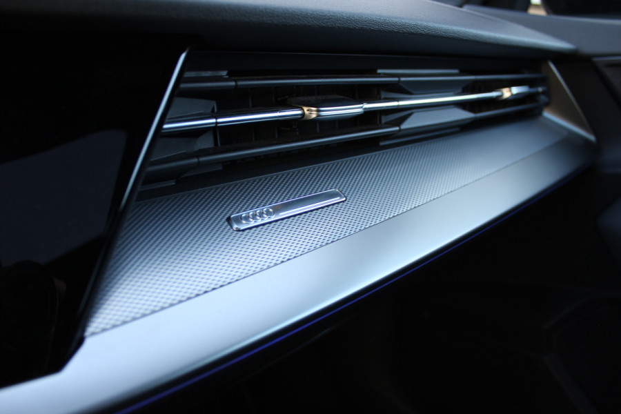 Audi A3 Sportback 35 TFSI edition one | Trekhaak | Panoramadak | Adaptieve Cruise | Matrix | Navigatie