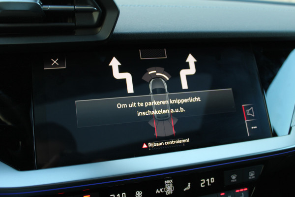 Audi A3 Sportback 35 TFSI edition one | Trekhaak | Panoramadak | Adaptieve Cruise | Matrix | Navigatie