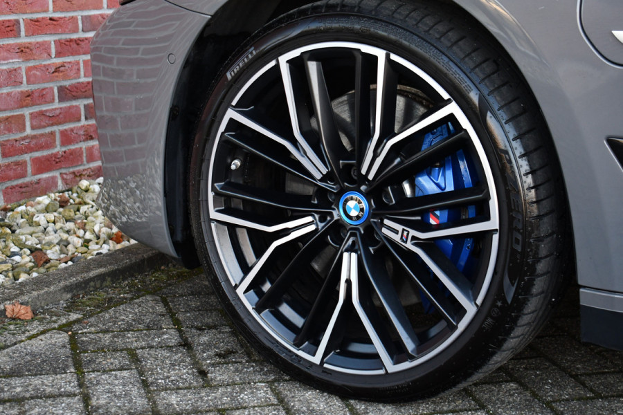 BMW 5 Serie 545e xDrive M-Sport Berninagrau ACC HiFi 20inch Shadow