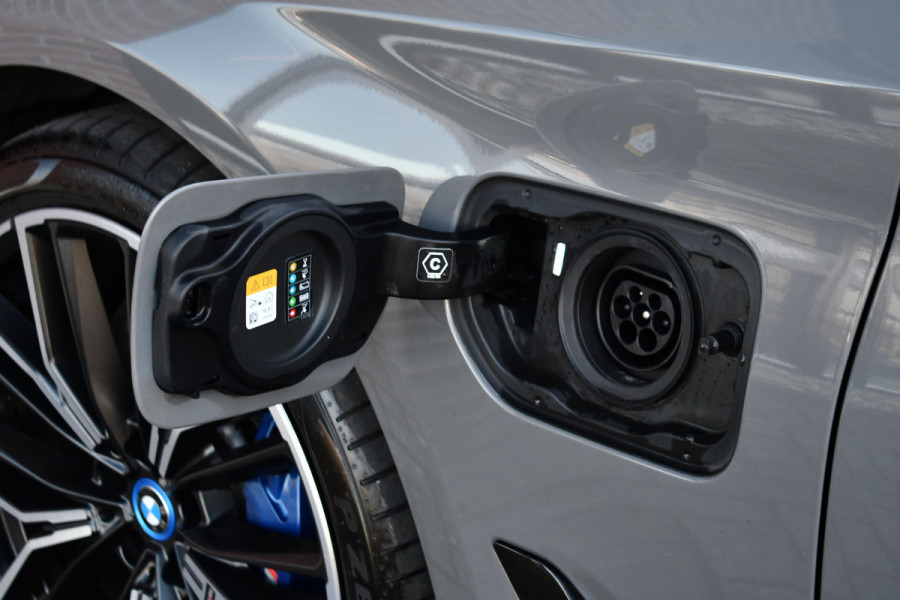 BMW 5 Serie 545e xDrive M-Sport Berninagrau ACC HiFi 20inch Shadow