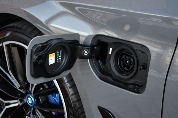 BMW 5 Serie 545e xDrive M-Sport Berninagrau ACC HiFi 20inch Shadow