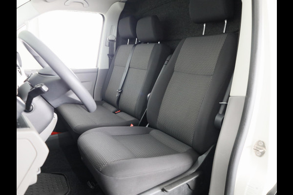 Volkswagen Transporter 2.0 TDI L2H1 28 Comfortline 110 pk | Verlengde garantie | Navigatie via App | Parkeersensoren achter | Cruise control |
