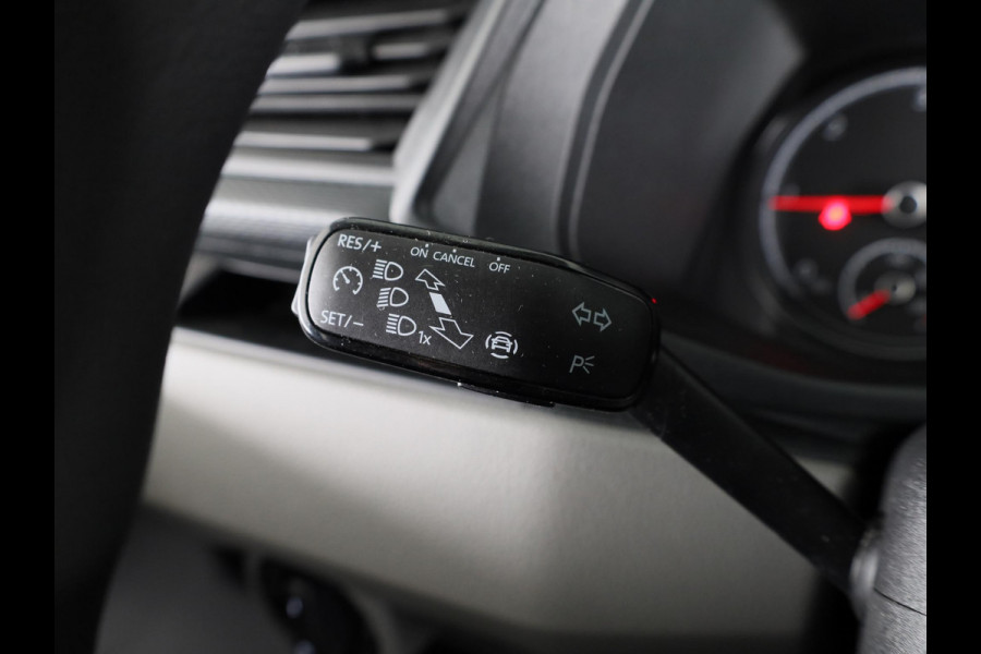 Volkswagen Transporter 2.0 TDI L2H1 28 Comfortline 110 pk | Verlengde garantie | Navigatie via App | Parkeersensoren achter | Cruise control |