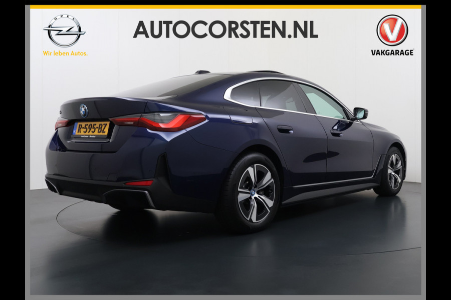 BMW i4 eDrive40 340pk High Executive 84kWh SOH 99% Pano-Dak/Hefdak SportSt+Leer+(Stuur+)Verwarmd 360°Camera Adaptive-Cruise+s&go Park-A Semi-Autopilot Drive-Assist-pro Active-Guard-Plus Elektr.Achterklep Draadl-Lader BAS ESP BMW Individual interieurlijsten Pianolak schwarz BMW Individual Exterieur Line Aluminium satiniert BMW Copilot-pack Dodehoekdetectie/correctie, Kruisend-verkeer-Detectie, rijstrooksensor met correctie, rondomzicht camera, uitwijk assistent) 0-100 5,6 sec. 1600kg trekvermogen! € 73.000 nieuw