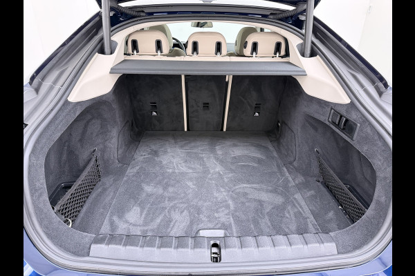 BMW i4 eDrive40 340pk High Executive 84kWh SOH 99% Pano-Dak/Hefdak SportSt+Leer+(Stuur+)Verwarmd 360°Camera Adaptive-Cruise+s&go Park-A Semi-Autopilot Drive-Assist-pro Active-Guard-Plus Elektr.Achterklep Draadl-Lader BAS ESP BMW Individual interieurlijsten Pianolak schwarz BMW Individual Exterieur Line Aluminium satiniert BMW Copilot-pack Dodehoekdetectie/correctie, Kruisend-verkeer-Detectie, rijstrooksensor met correctie, rondomzicht camera, uitwijk assistent) 0-100 5,6 sec. 1600kg trekvermogen! € 73.000 nieuw