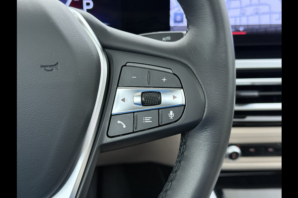 BMW i4 eDrive40 340pk High Executive 84kWh SOH 99% Pano-Dak/Hefdak SportSt+Leer+(Stuur+)Verwarmd 360°Camera Adaptive-Cruise+s&go Park-A Semi-Autopilot Drive-Assist-pro Active-Guard-Plus Elektr.Achterklep Draadl-Lader BAS ESP BMW Individual interieurlijsten Pianolak schwarz BMW Individual Exterieur Line Aluminium satiniert BMW Copilot-pack Dodehoekdetectie/correctie, Kruisend-verkeer-Detectie, rijstrooksensor met correctie, rondomzicht camera, uitwijk assistent) 0-100 5,6 sec. 1600kg trekvermogen! € 73.000 nieuw