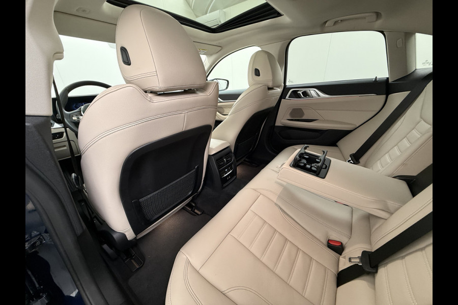 BMW i4 eDrive40 340pk High Executive 84kWh SOH 99% Pano-Dak/Hefdak SportSt+Leer+(Stuur+)Verwarmd 360°Camera Adaptive-Cruise+s&go Park-A Semi-Autopilot Drive-Assist-pro Active-Guard-Plus Elektr.Achterklep Draadl-Lader BAS ESP BMW Individual interieurlijsten Pianolak schwarz BMW Individual Exterieur Line Aluminium satiniert BMW Copilot-pack Dodehoekdetectie/correctie, Kruisend-verkeer-Detectie, rijstrooksensor met correctie, rondomzicht camera, uitwijk assistent) 0-100 5,6 sec. 1600kg trekvermogen! € 73.000 nieuw