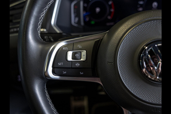 Volkswagen Tiguan Allspace 2.0 TSI 4Motion 2x R-Line 7 Persoons / 220pk / Trekhaak / Dynaudio / Leder / Rondomzicht camera /