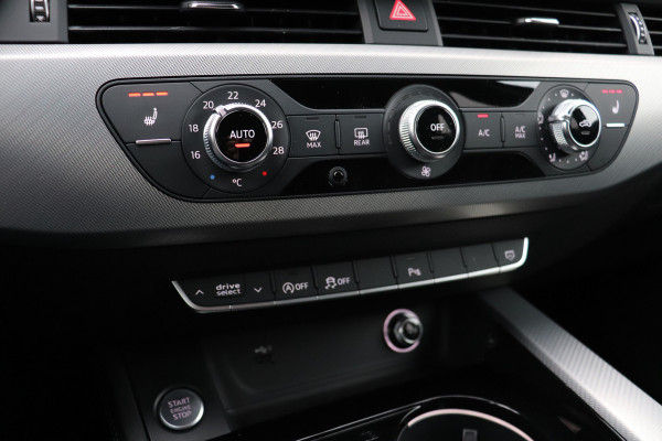 Audi A4 Avant 45 TFSI Quattro S-line Black Optic Massage HU Disp. Matrix Trekhaak
