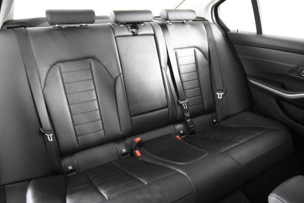 BMW 3-serie 330e *1ste Eigenaar*Leer*Navigatie*Parkassist*Keyless*