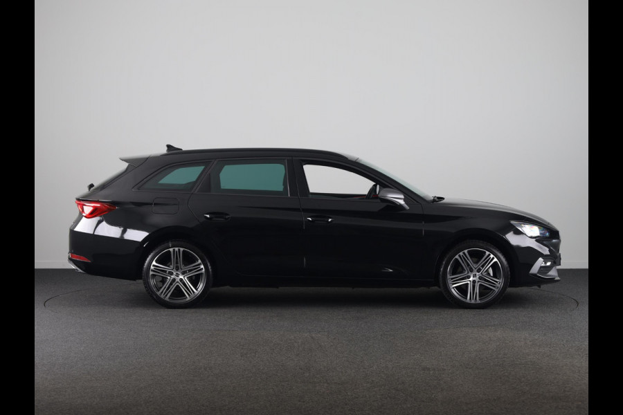 Seat Leon Sportstourer 1.5 TSI e-Hybrid FR PHEV First Edition 204 pk Automaat | Verlengde garantie | Navigatie | Parkeersensoren | Achteruitrijcamera | Adaptieve cruise control |
