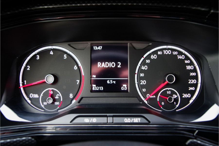 Volkswagen T-Cross 1.0 TSI Life, Stoelverwarming, Blind-Spot, 17" LM