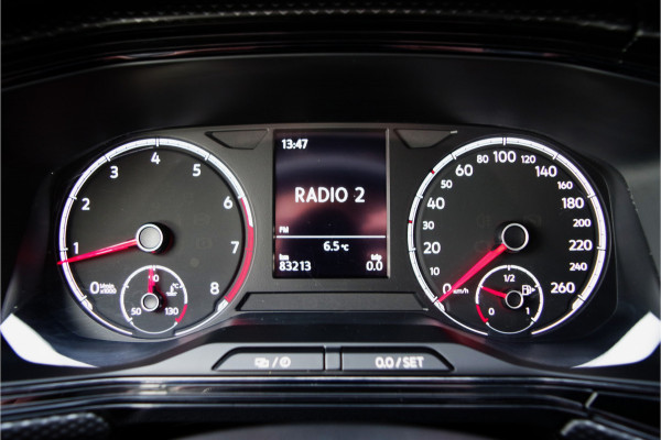 Volkswagen T-Cross 1.0 TSI Life, Stoelverwarming, Blind-Spot, 17" LM