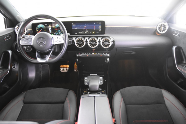 Mercedes-Benz A-Klasse 250 e AMG Line *1ste Eigenaar*Ambiente*Stoelverwarming*Standkachel*
