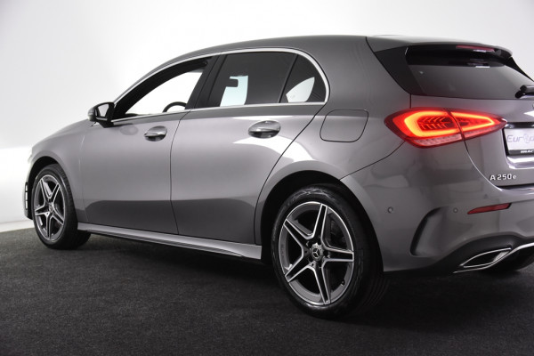 Mercedes-Benz A-Klasse 250 e AMG Line *1ste Eigenaar*Ambiente*Stoelverwarming*Standkachel*