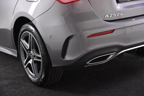 Mercedes-Benz A-Klasse 250 e AMG Line *1ste Eigenaar*Ambiente*Stoelverwarming*Standkachel*