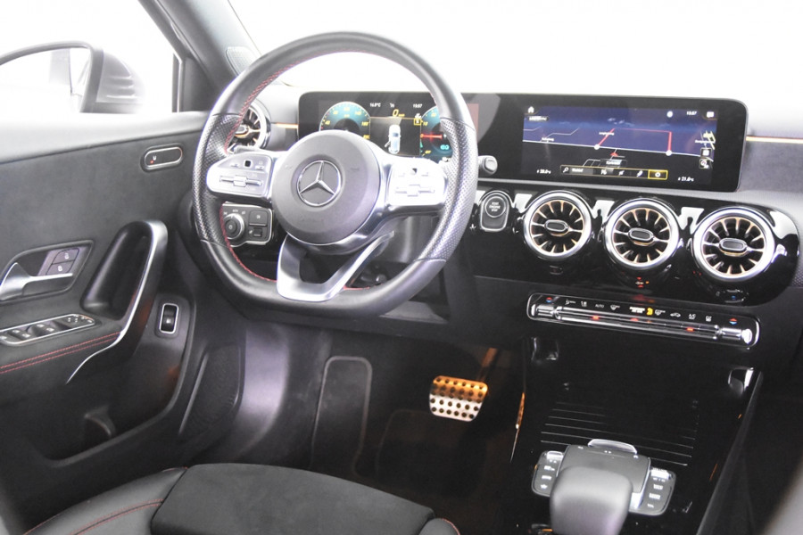Mercedes-Benz A-Klasse 250 e AMG Line *1ste Eigenaar*Ambiente*Stoelverwarming*Standkachel*