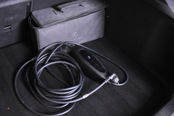 Mercedes-Benz A-Klasse 250 e AMG Line *1ste Eigenaar*Ambiente*Stoelverwarming*Standkachel*