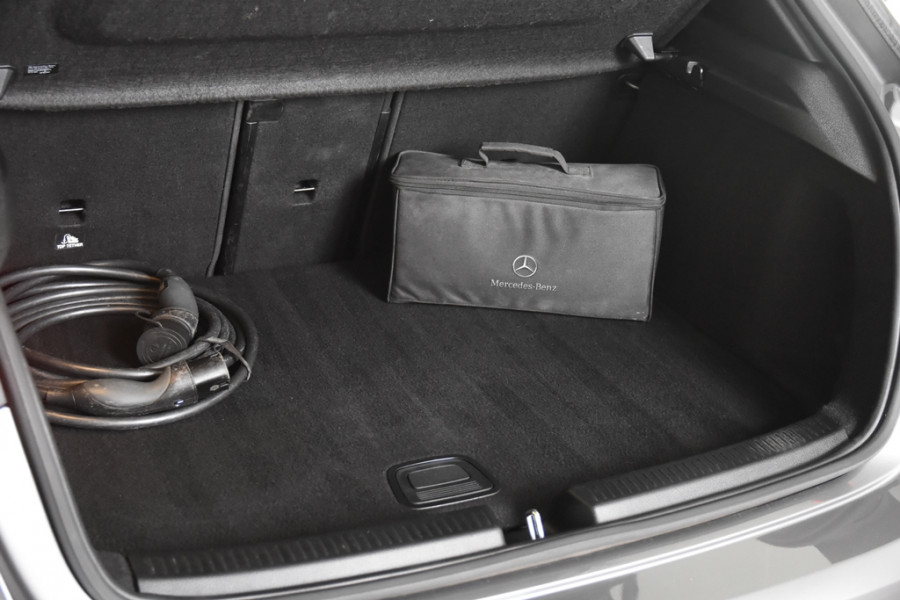 Mercedes-Benz A-Klasse 250 e AMG Line *1ste Eigenaar*Ambiente*Stoelverwarming*Standkachel*
