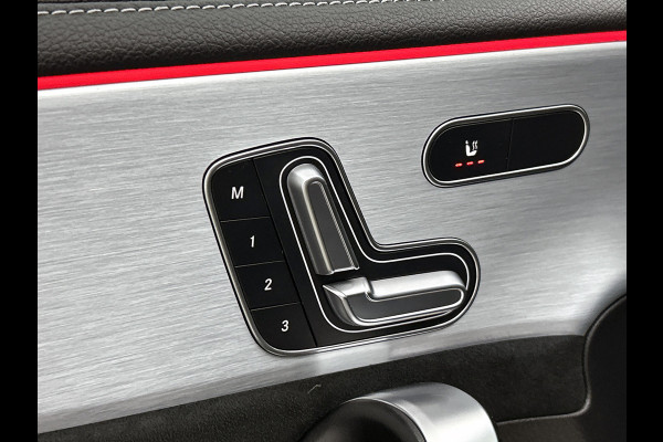 Mercedes-Benz A-Klasse 180 Business Solution AMG Night Upgrade Automaat (PANO, SFEERVERLICHTING, STOELVERWARMING, CAMERA, 1e EIG)