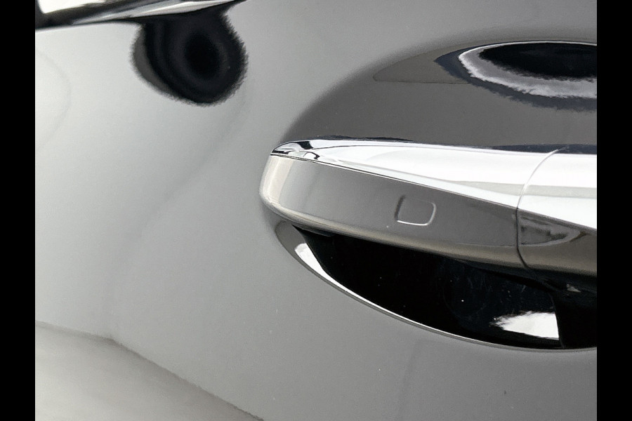 Mercedes-Benz A-Klasse 180 Business Solution AMG Night Upgrade Automaat (PANO, SFEERVERLICHTING, STOELVERWARMING, CAMERA, 1e EIG)