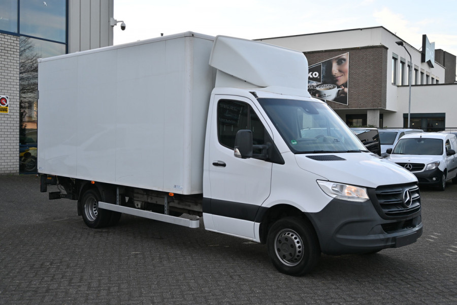 Mercedes-Benz Sprinter 516 CDI L3 Bakwagen met laadklep MBUX met Apple Carplay/Android auto