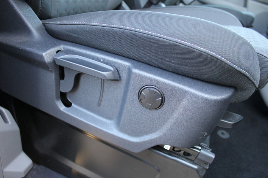 Ford Tourneo Custom 340 2.5 PHEV L1H1 Titanium | Trekhaak | 1 x Schuifdeur | Navigatie | Led | 8P