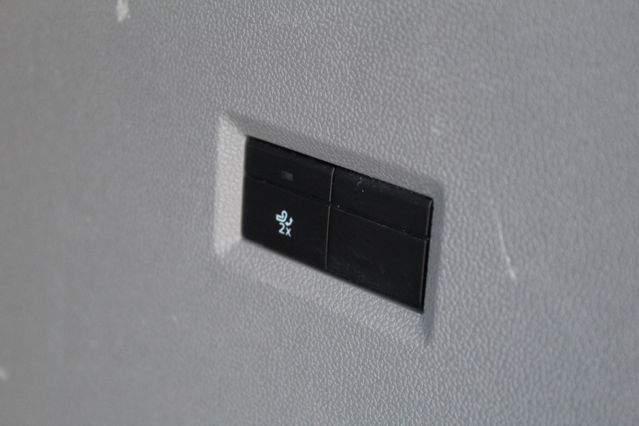 Ford Tourneo Custom 340 2.5 PHEV L1H1 Titanium | Trekhaak | 1 x Schuifdeur | Navigatie | Led | 8P