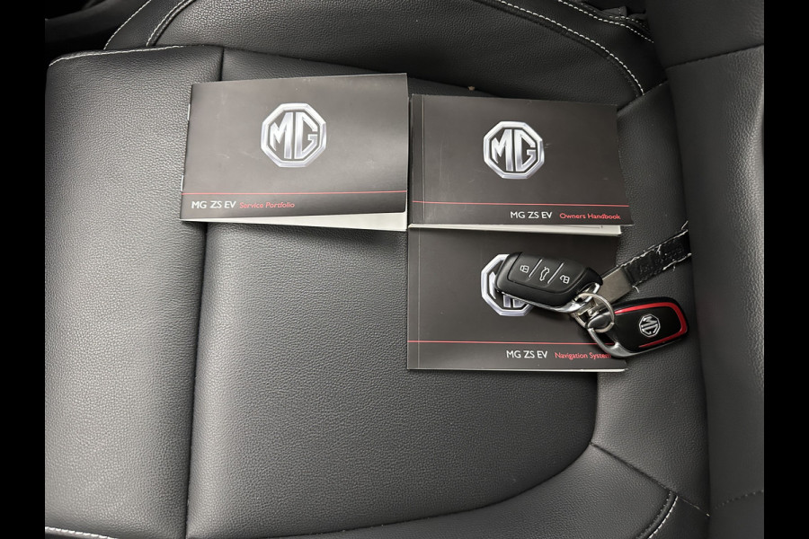 MG ZS EV Luxury 45 kWh {SOH-91%} (INCL-BTW) Aut. *PANO | LEATHER | CCS-FASTLOADER | KEYLESS | NAVI-FULLMAP | ADAPTIVE-CRUISE | CAMERA | HEATED-SPORTSEATS | CARPLAY | BLINDSPOT | DAB | LANE-ASSIST | 17''ALU*