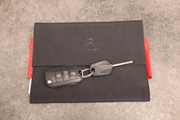 Citroën C4 Cactus 1.2 PureTech Feel Cruise/Climate Carplay 1ste eigenaar NAP 24 maanden garantie mogelijk (*vraag naar de voorwaarden)